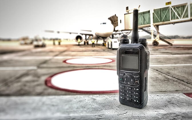 icom-aviation-handheld-radios-pill5